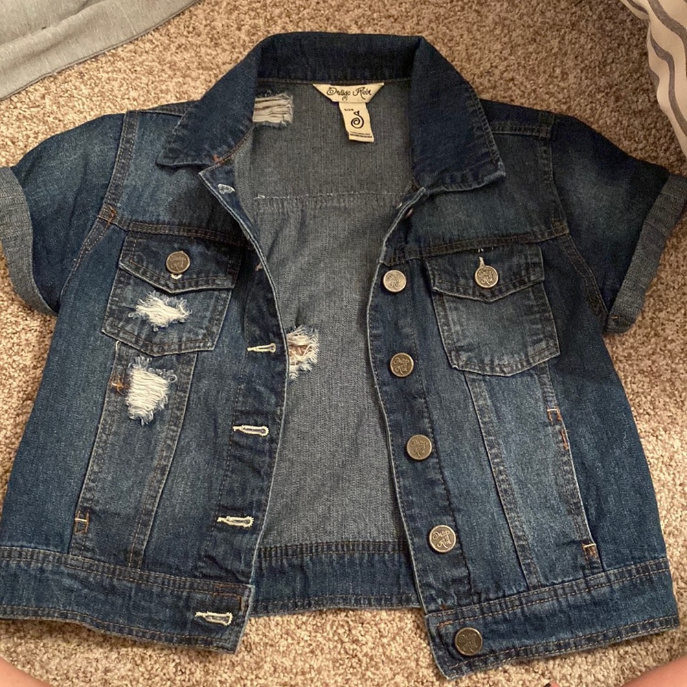 Denim shirt-sleeve jacket
